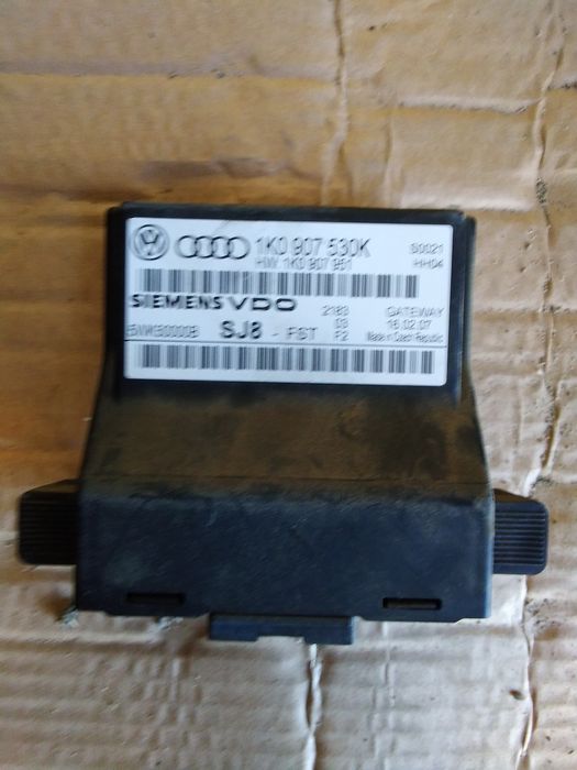 Calculator confort Skoda Octavia 2 cod 3C0937049AD